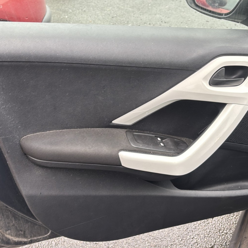 PEUGEOT 208 1 PHASE 2 1.2 VTI - 12V Photo n°10