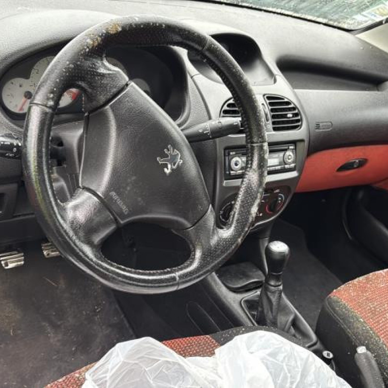 Pare boue avant droit PEUGEOT 206 Photo n°16