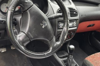 Pare boue avant gauche PEUGEOT 206