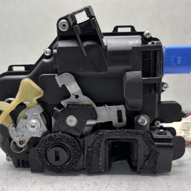 Serrure arriere gauche VOLKSWAGEN POLO 4 Photo n°3