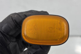 Repetiteur clignotant avant gauche (Feux) TOYOTA RAV4 2 Photo n°1