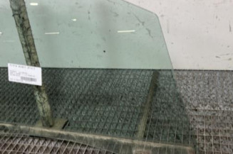 Vitre avant droit PEUGEOT 208 1