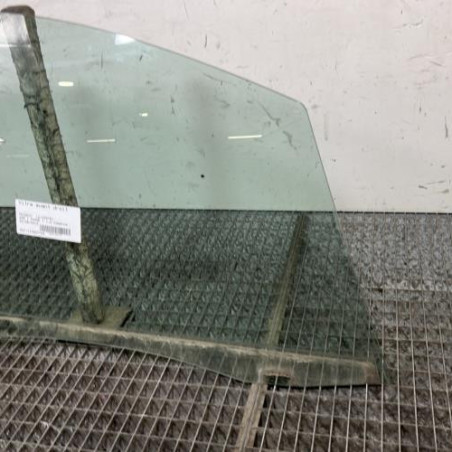 Vitre avant droit PEUGEOT 208 1