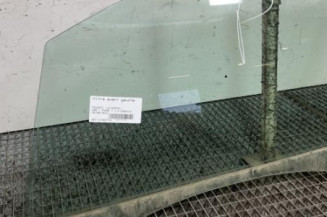 Vitre avant gauche PEUGEOT 208 1