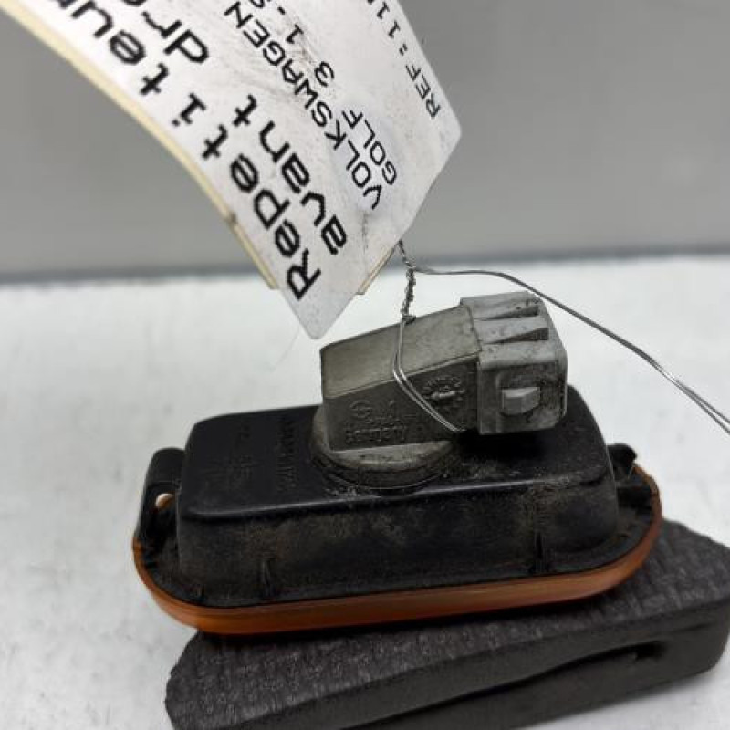 Repetiteur clignotant avant droit  (Feux) VOLKSWAGEN GOLF 3 Photo n°2