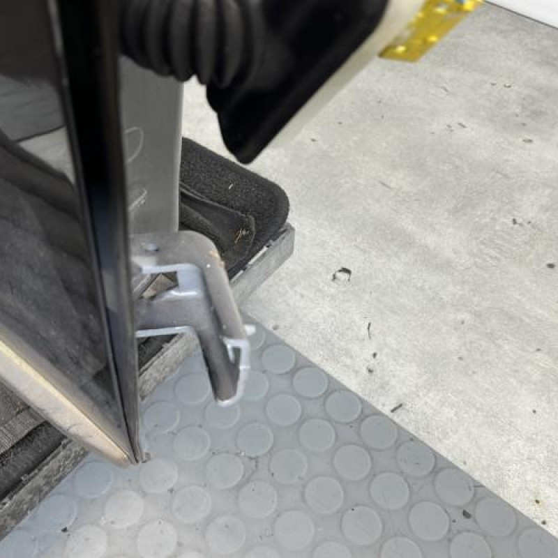 Porte avant droit PEUGEOT 2008 1 Photo n°4