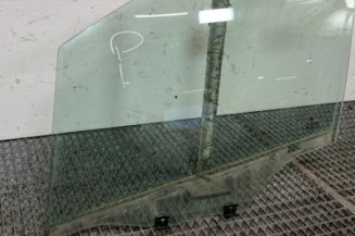 Vitre avant gauche PEUGEOT 2008 1