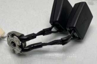 Attache ceinture arriere gauche VOLKSWAGEN POLO 5