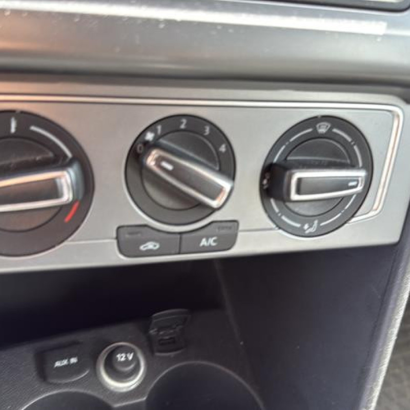 Attache ceinture arriere gauche VOLKSWAGEN POLO 5 Photo n°20