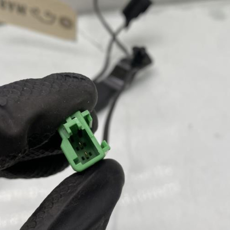 Attache ceinture avant droit VOLKSWAGEN POLO 5 Photo n°3