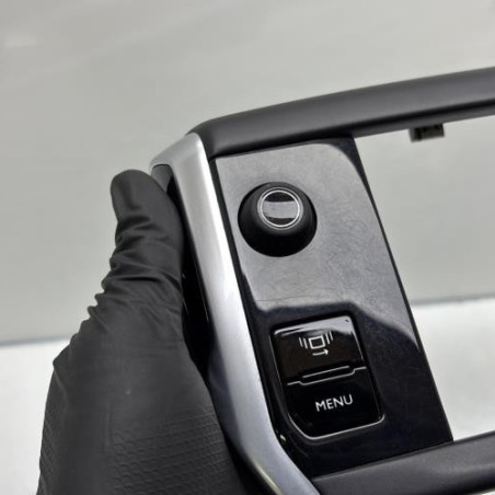 Facade autoradio PEUGEOT 208 1