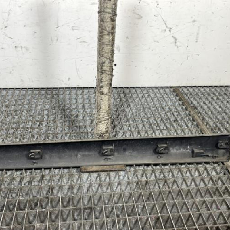 Baguette de porte arriere gauche  RENAULT CLIO 2 CAMPUS Photo n°4