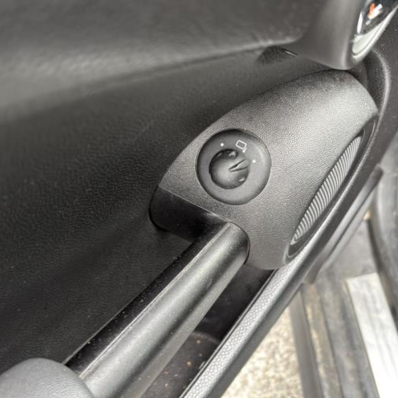 Attache ceinture avant gauche MINI MINI 2 R56 Photo n°13