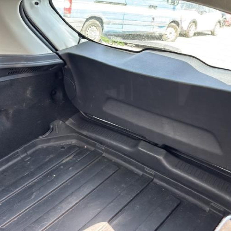 Facade autoradio RENAULT CLIO 4 Photo n°17