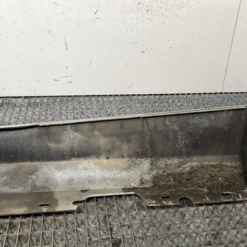 Bas de caisse droit BMW SERIE 1 E88 Photo n°4