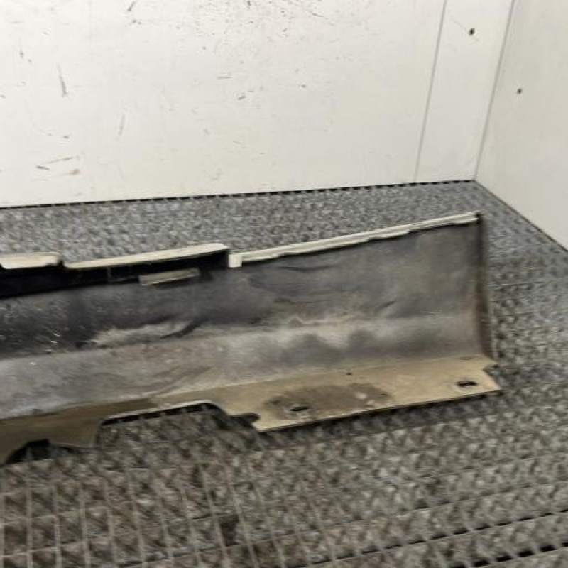 Bas de caisse gauche BMW SERIE 1 E88 Photo n°4