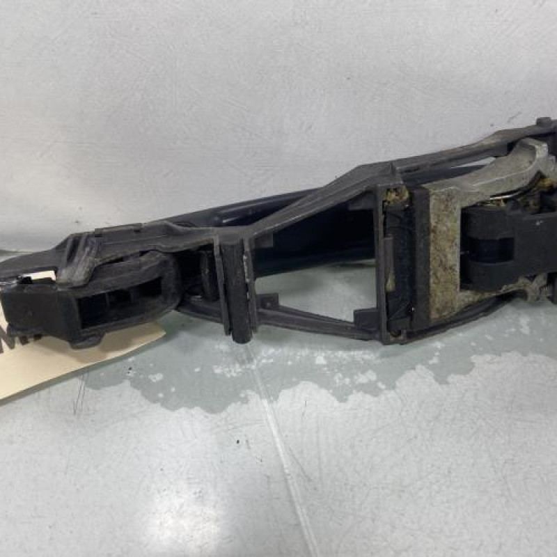 Poignee porte arriere gauche VOLKSWAGEN POLO 4 Photo n°4