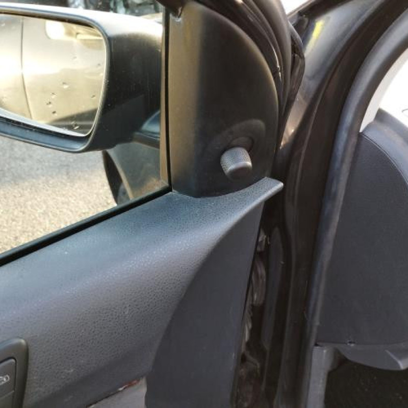 Poignee porte arriere gauche VOLKSWAGEN POLO 4 Photo n°14