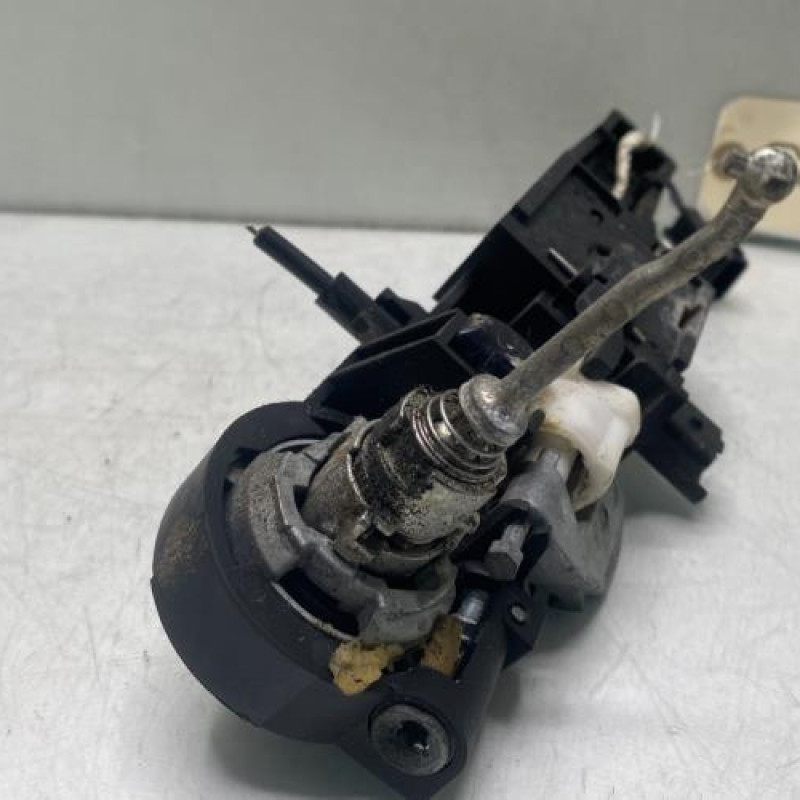 Poignee porte avant gauche RENAULT LAGUNA 3 Photo n°5