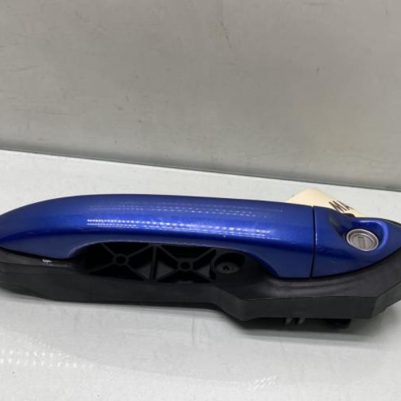 Poignee porte avant gauche HYUNDAI I 10 2 Photo n°1