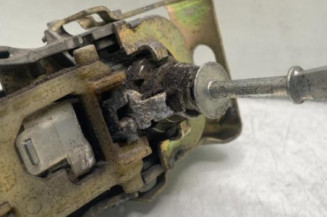 Poignee porte avant droit VOLKSWAGEN TOURAN 1