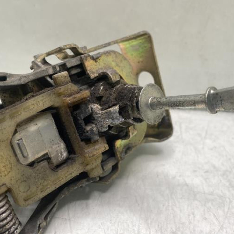 Poignee porte avant droit VOLKSWAGEN TOURAN 1 Photo n°3