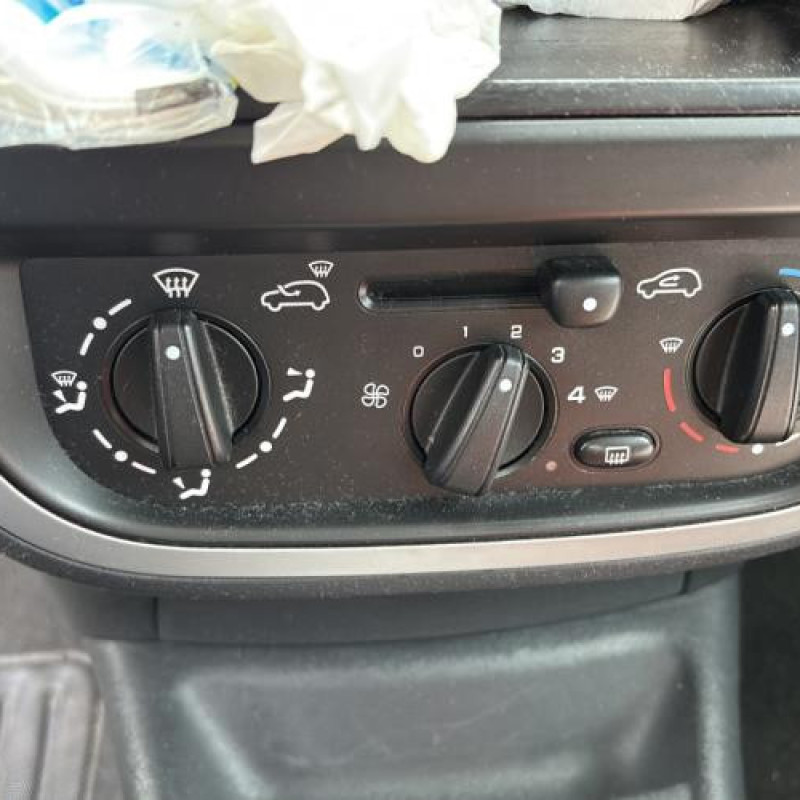 Bas de caisse droit CITROEN C2 Photo n°13