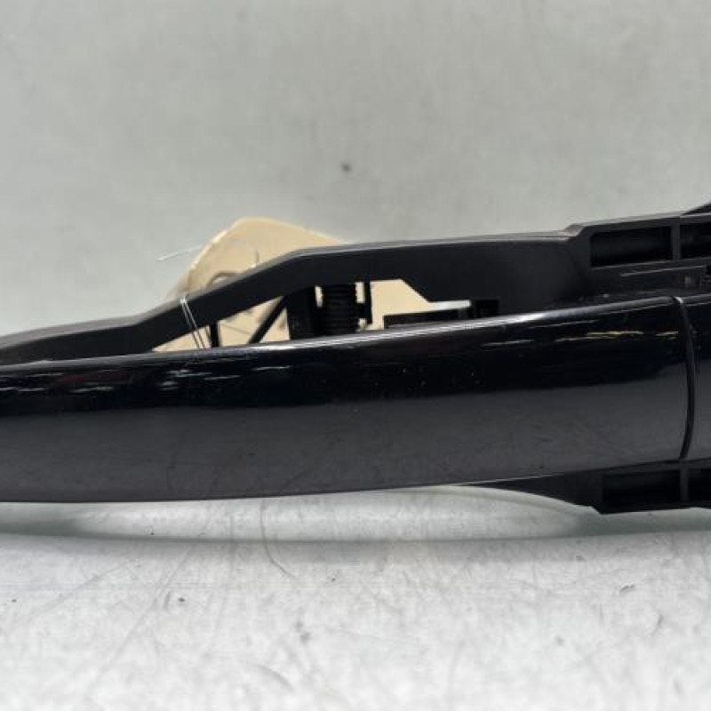 Poignee porte arriere gauche VOLKSWAGEN POLO 4 Photo n°1