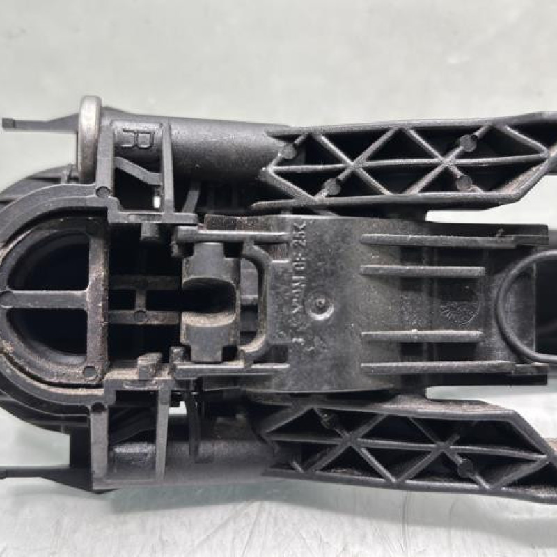 Poignee porte arriere gauche VOLKSWAGEN POLO 4 Photo n°3