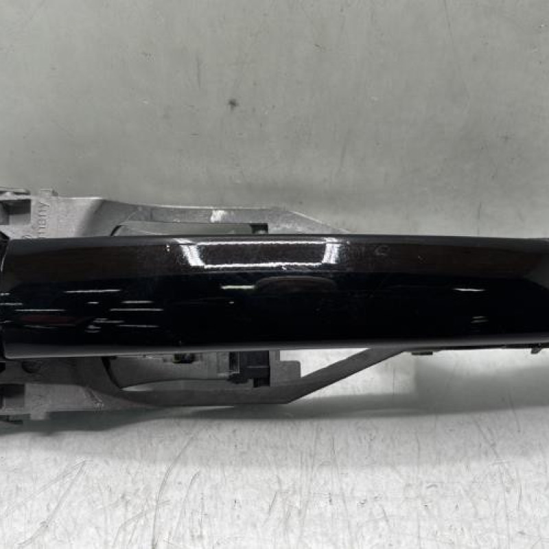 Poignee porte avant droit VOLKSWAGEN POLO 4 Photo n°1