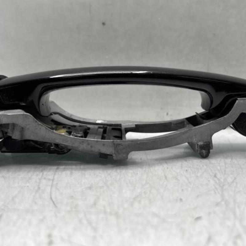 Poignee porte avant droit VOLKSWAGEN POLO 4 Photo n°2