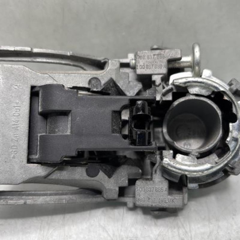 Poignee porte avant droit VOLKSWAGEN POLO 4 Photo n°4