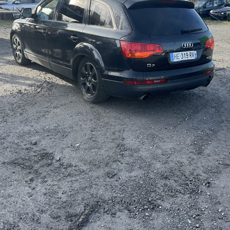 AUDI Q7 1 PHASE 1 3.0 TDI - 24V V6 TURBO QUATTRO 4X4 Photo n°4