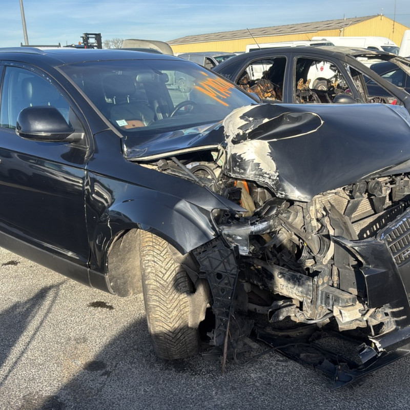 AUDI Q7 1 PHASE 1 3.0 TDI - 24V V6 TURBO QUATTRO 4X4 Photo n°14