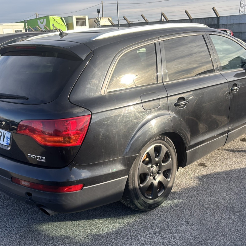 AUDI Q7 1 PHASE 1 3.0 TDI - 24V V6 TURBO QUATTRO 4X4 Photo n°15