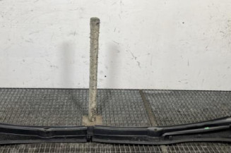 Baie de pare brise PEUGEOT 208 1