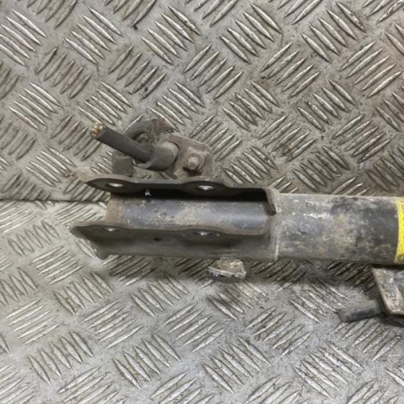 Amortisseur avant gauche FORD FIESTA 6 Photo n°2