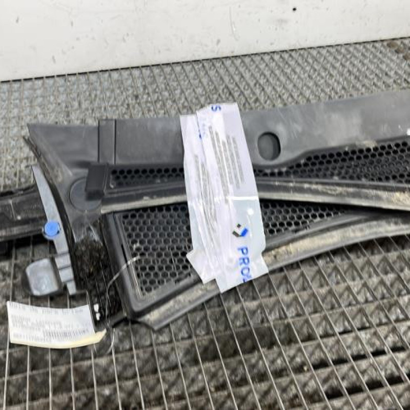 Baie de pare brise PEUGEOT 2008 1 Photo n°1