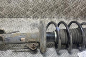 Amortisseur avant droit TOYOTA YARIS 2 Photo n°1