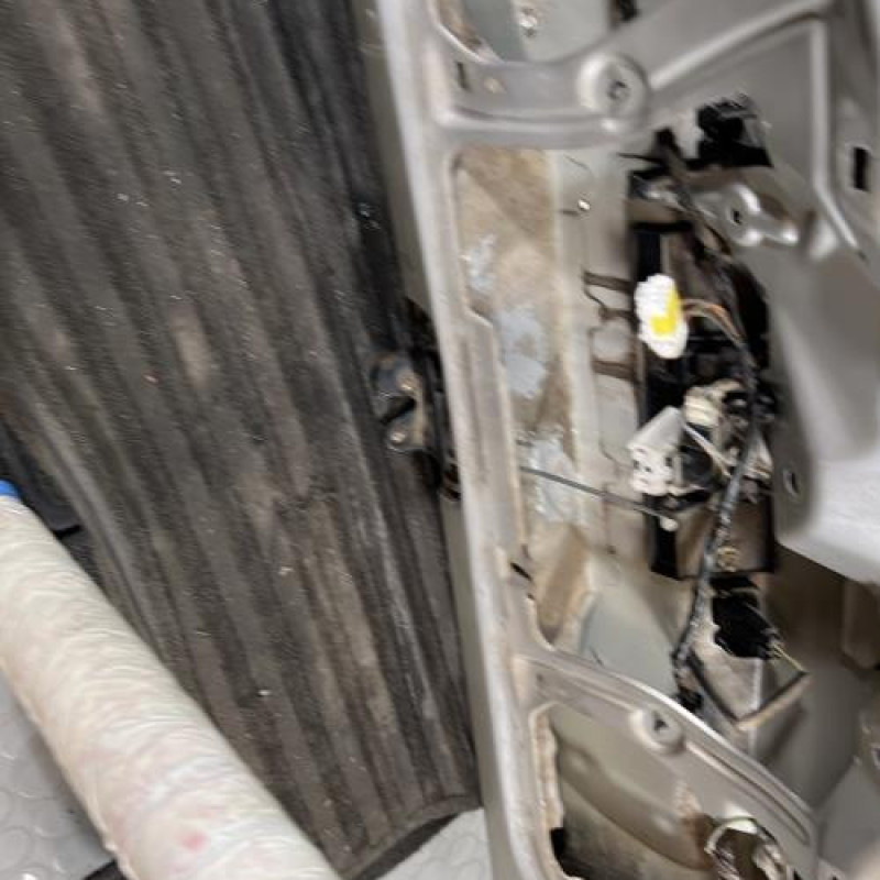 Malle/Hayon arriere PEUGEOT 206 Photo n°10