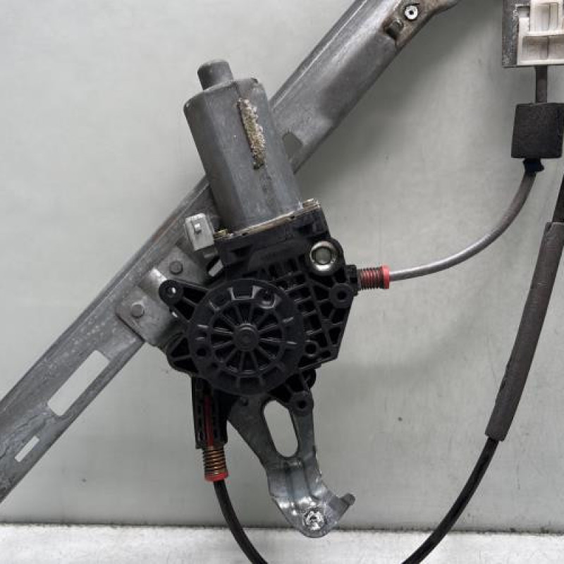 Leve vitre electrique avant gauche PEUGEOT 206 Photo n°9
