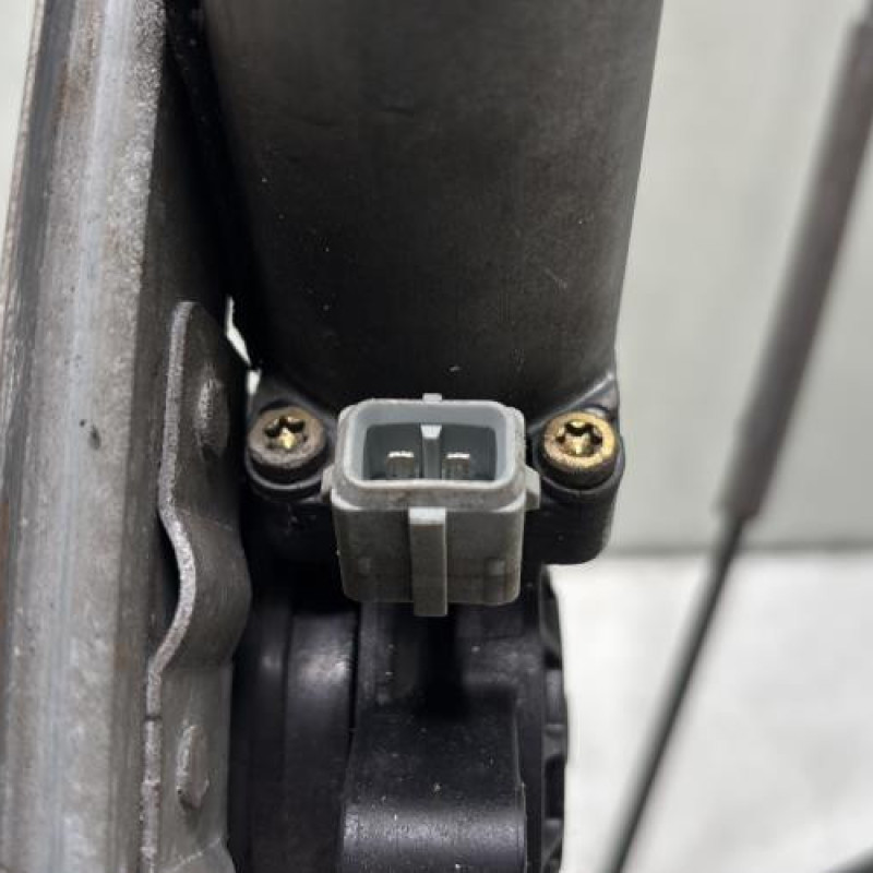 Leve vitre electrique avant gauche PEUGEOT 206 Photo n°10