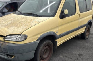 Aile avant droit PEUGEOT PARTNER 1