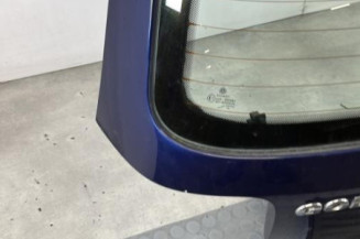 Malle/Hayon arriere VOLKSWAGEN GOLF 4