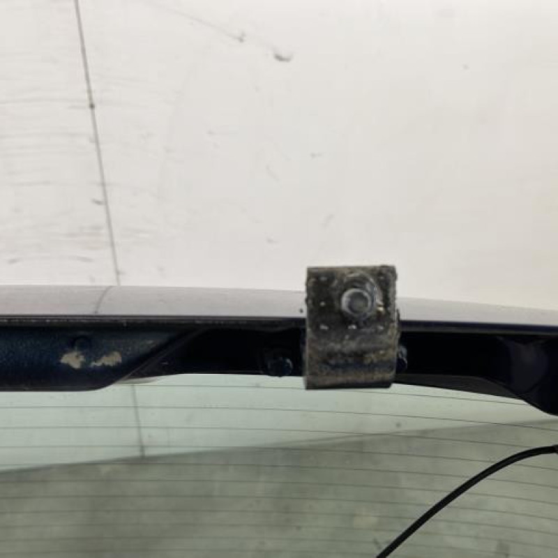 Malle/Hayon arriere VOLKSWAGEN GOLF 4 Photo n°9