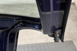 Malle/Hayon arriere VOLKSWAGEN GOLF 4