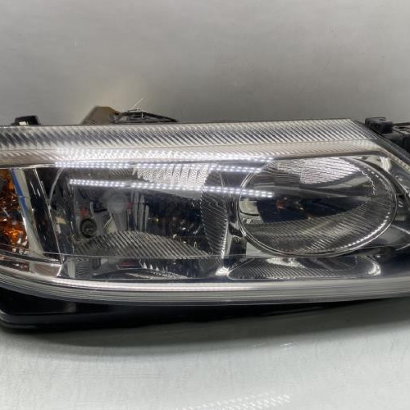 Optique avant principal droit (feux)(phare) RENAULT LAGUNA 2 Photo n°1