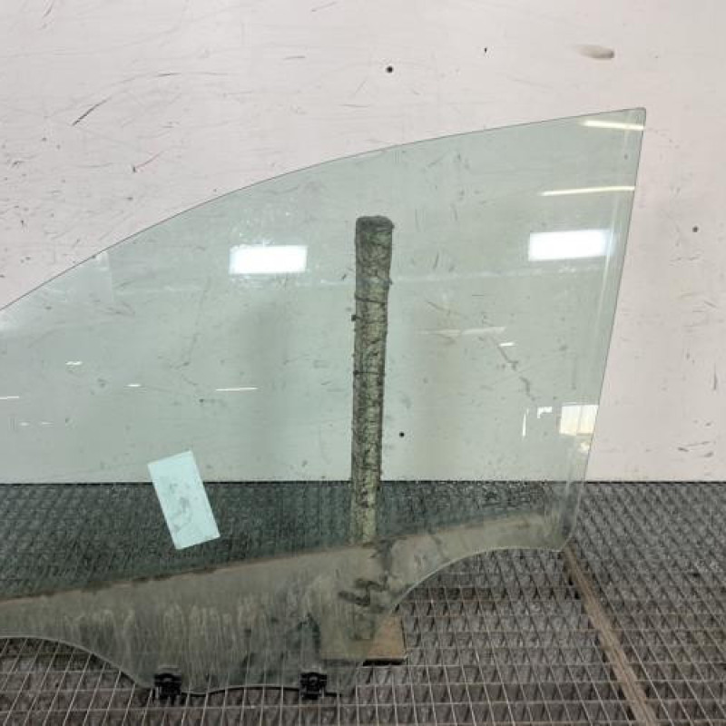 Vitre avant gauche CITROEN C3 3 Photo n°1