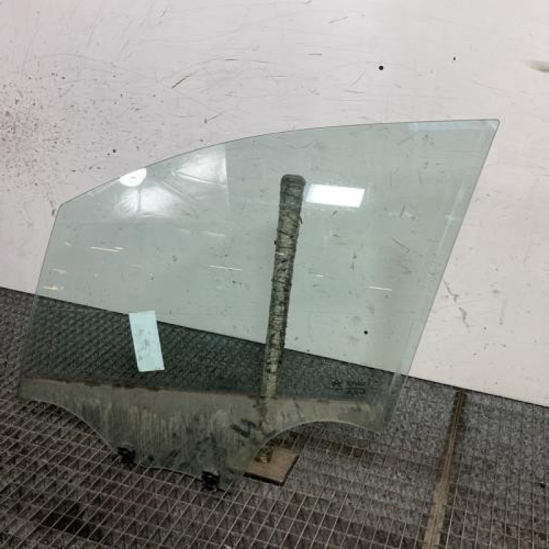 Vitre avant gauche CITROEN C3 3 Photo n°3