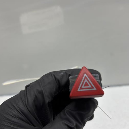 Bouton de warning AUDI A3 2 Photo n°1